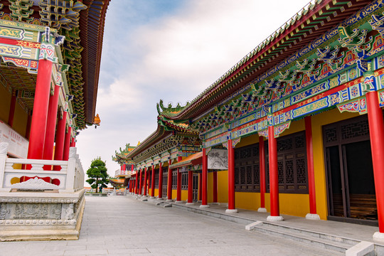 阳江东平飞龙寺