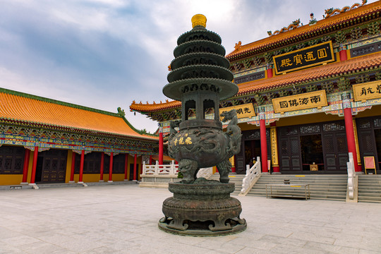 阳江东平飞龙寺