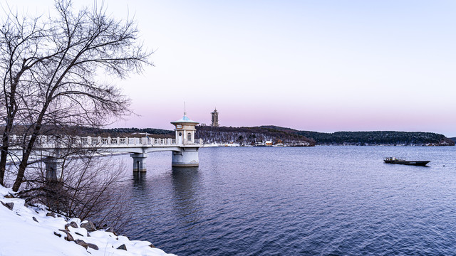 雪后的长春净月潭森林公园风景