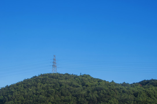 山顶电力铁塔