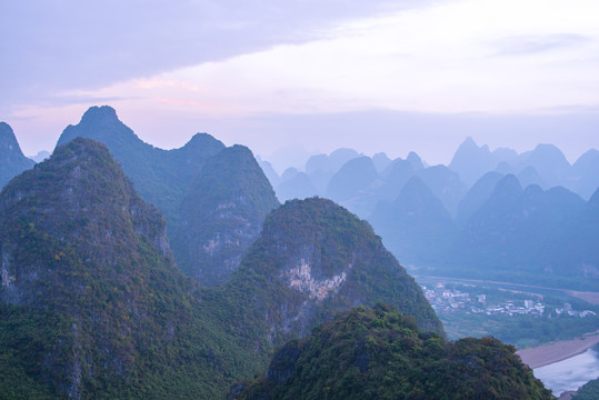 延绵大山远山