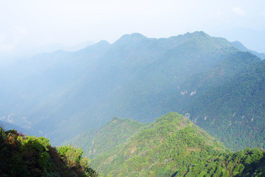 绿色青山延绵大山远山高山