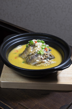 黃燜禾花魚