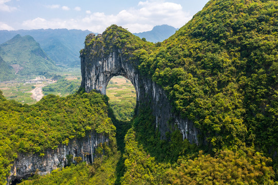 桂林穿岩