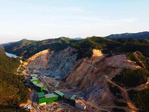 露天矿山开采现场航拍