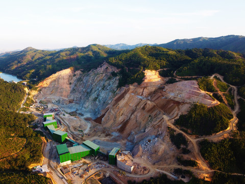 露天矿山开采现场航拍