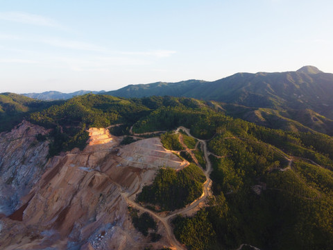 露天矿山开采现场航拍