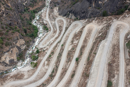 丙察察公路