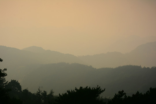 水墨远山