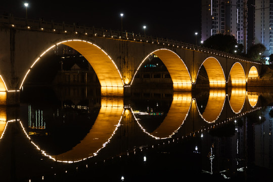 网红桥夜景