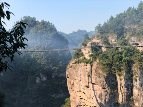 山峰天桥