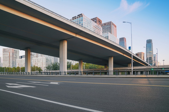 首都北京城市天际线和公路立交桥