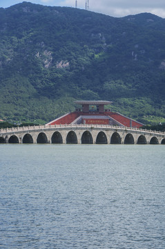 闽台缘博物馆和二十一孔桥