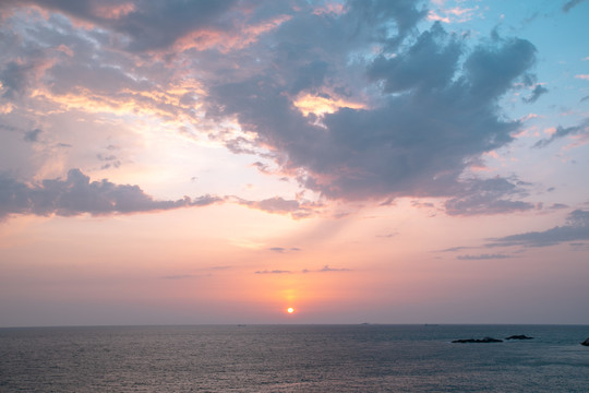 海上日出