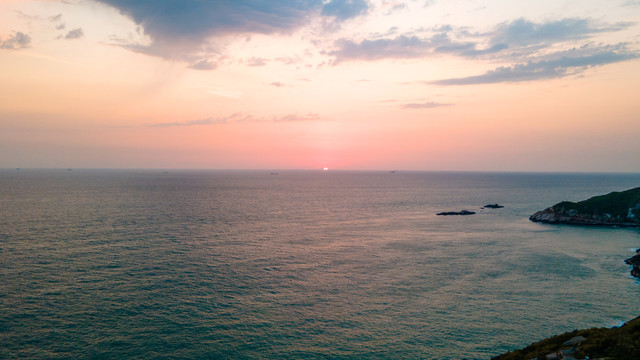 海上日出