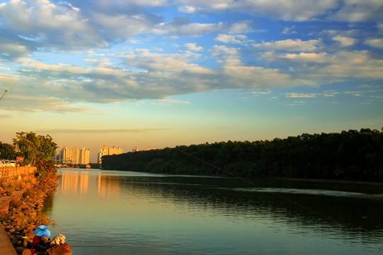 黄昏夕阳河景