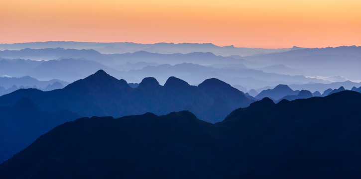 水墨风景画