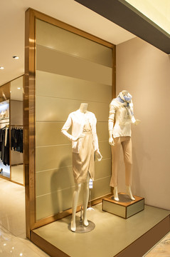 女裝櫥窗展示