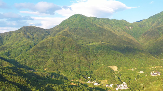 航拍江西明月山风景区群山