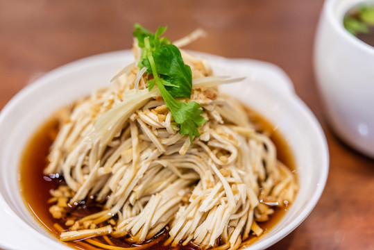 江苏扬州的传统著名小吃烫干丝