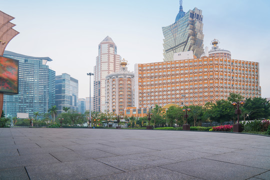 中国澳门的城市建筑天际线和广场