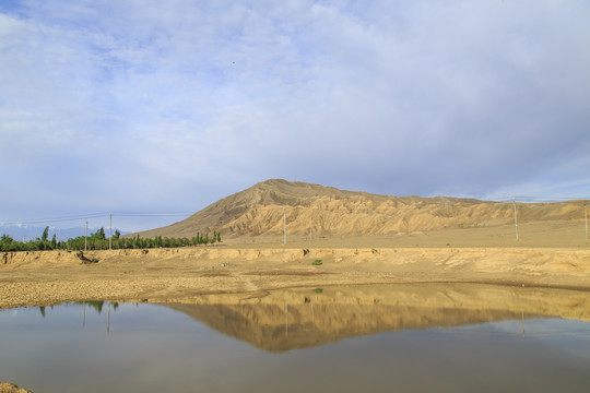 新疆独山子泥火山