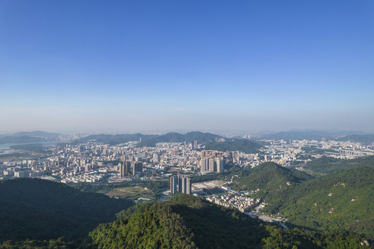 深圳羊台山和石岩全景