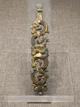西汉鎏金全兽形铜带钩