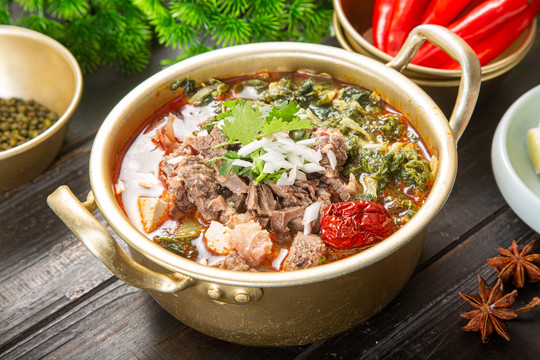 韩式狗肉汤锅