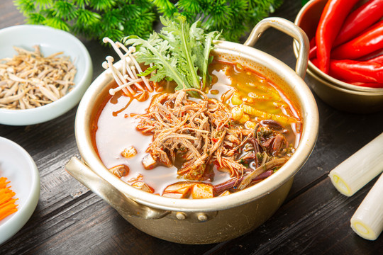 韩式狗肉汤锅