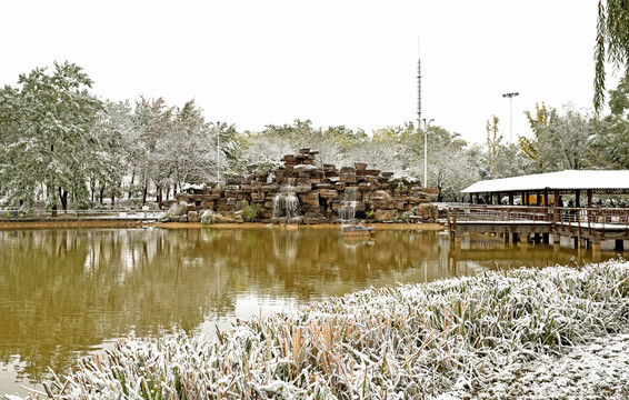 河北省石家庄裕华区东环公园雪景