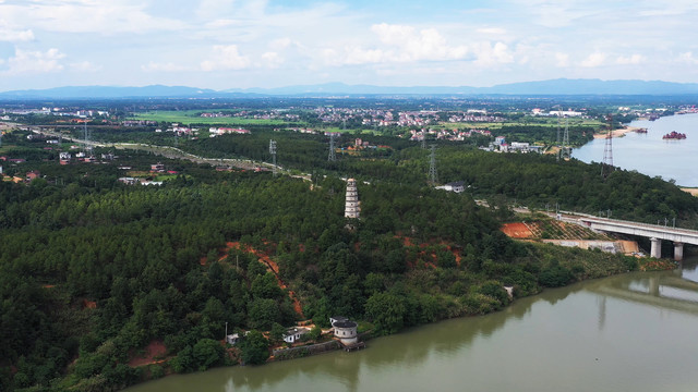 航拍江西泰和龙头山塔