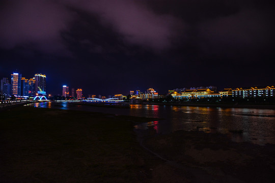 延吉市布尔哈通河两岸夜景