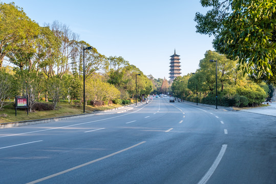 扬州蜀冈西峰的栖灵塔道路古建筑