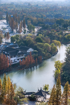 秋天俯瞰中国扬州瘦西湖风景区