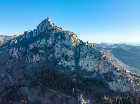 航拍济南南部山区的陡峭山峰