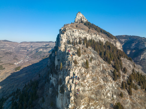 航拍济南南部山区的陡峭山峰