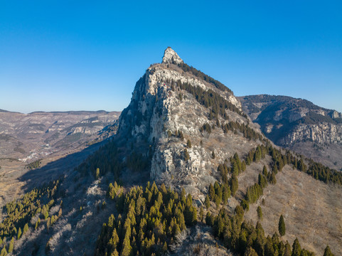 航拍济南南部山区的陡峭山峰