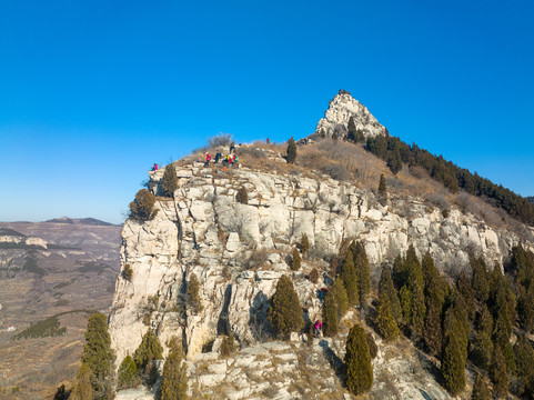 航拍濟南南部山區的陡峭山峰