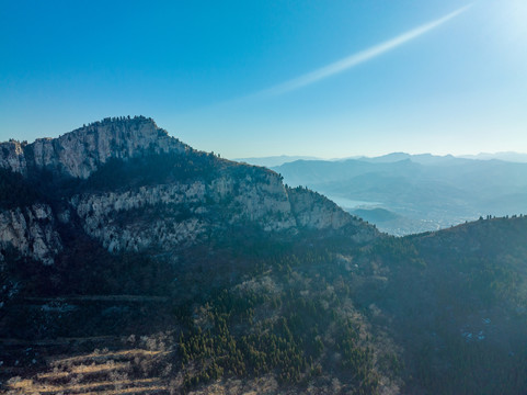 航拍济南南部山区的陡峭山峰