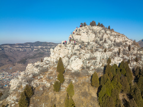 航拍济南南部山区的陡峭山峰