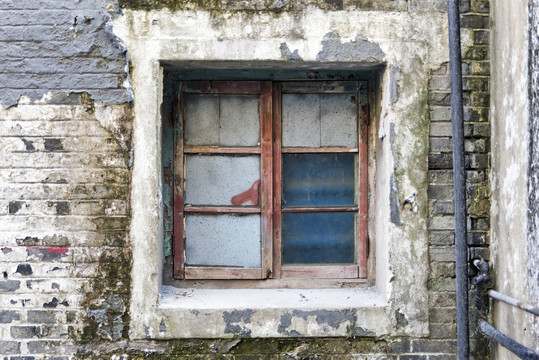 破旧老窗户