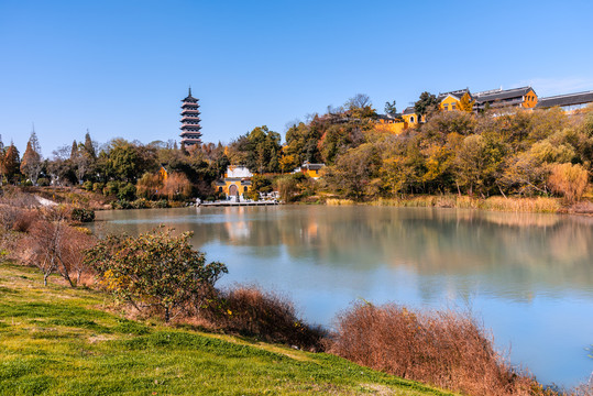 中国扬州观音山禅寺和栖灵塔