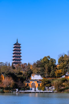 中国扬州观音山禅寺和栖灵塔