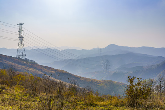 群山铁塔