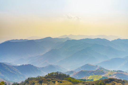 山峦群山