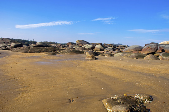 海岸沙滩岩石滩