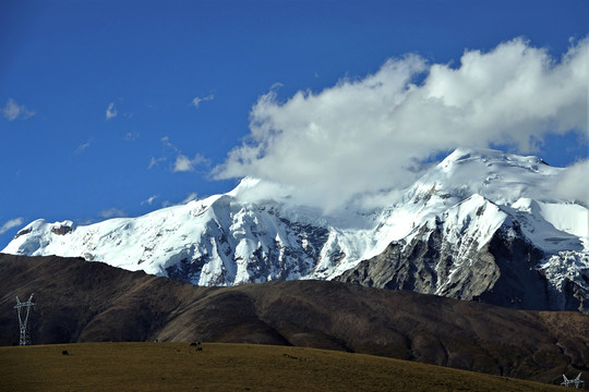 纳木错雪山