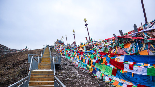 西北青海拉脊山步道