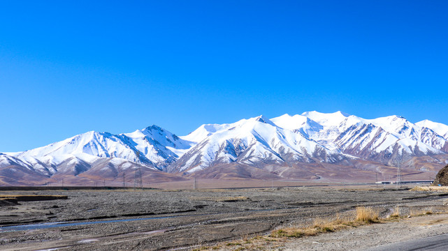 西北青海昆仑雪山